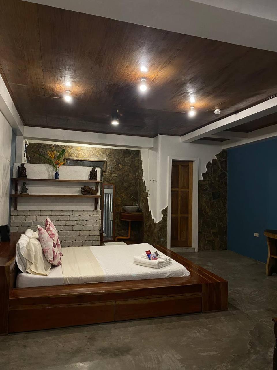 Stone Creek House Bed & Breakfast Romblon Dış mekan fotoğraf